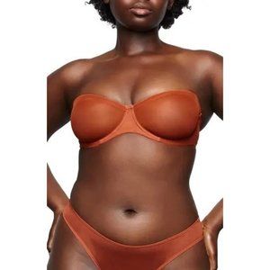 SKIMS‎ Ultra Fine Mesh Strapless Bra Convertible Chili 32A